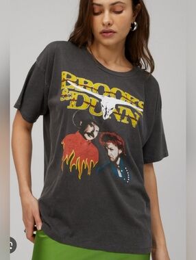 DAYDREAMER Brooks & Dunn Tee